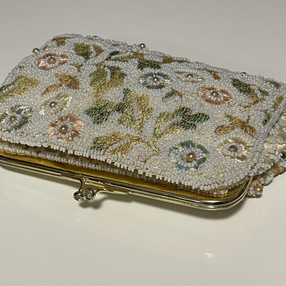 47 Vintage Jolles Embroidered Beaded Clutch Purse